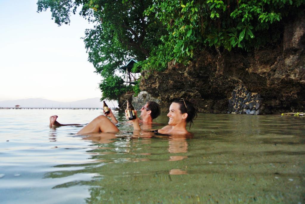 Bunaken Divers Sea Breeze Resort Dış mekan fotoğraf