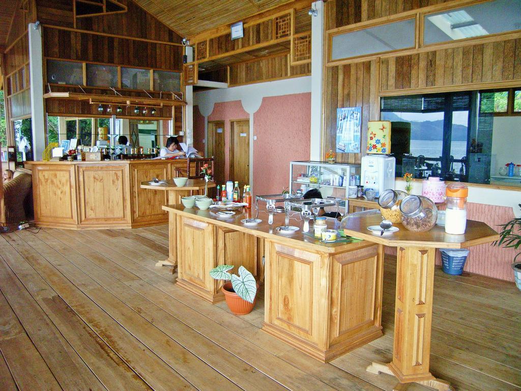 Bunaken Divers Sea Breeze Resort Dış mekan fotoğraf