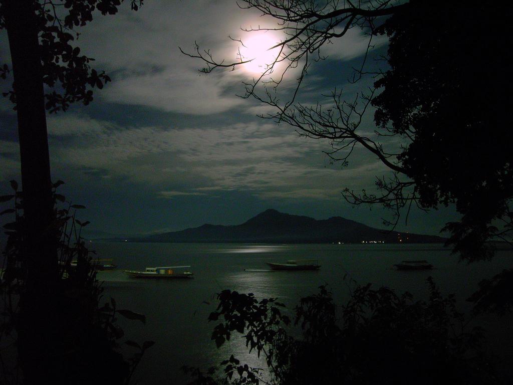 Bunaken Divers Sea Breeze Resort Dış mekan fotoğraf