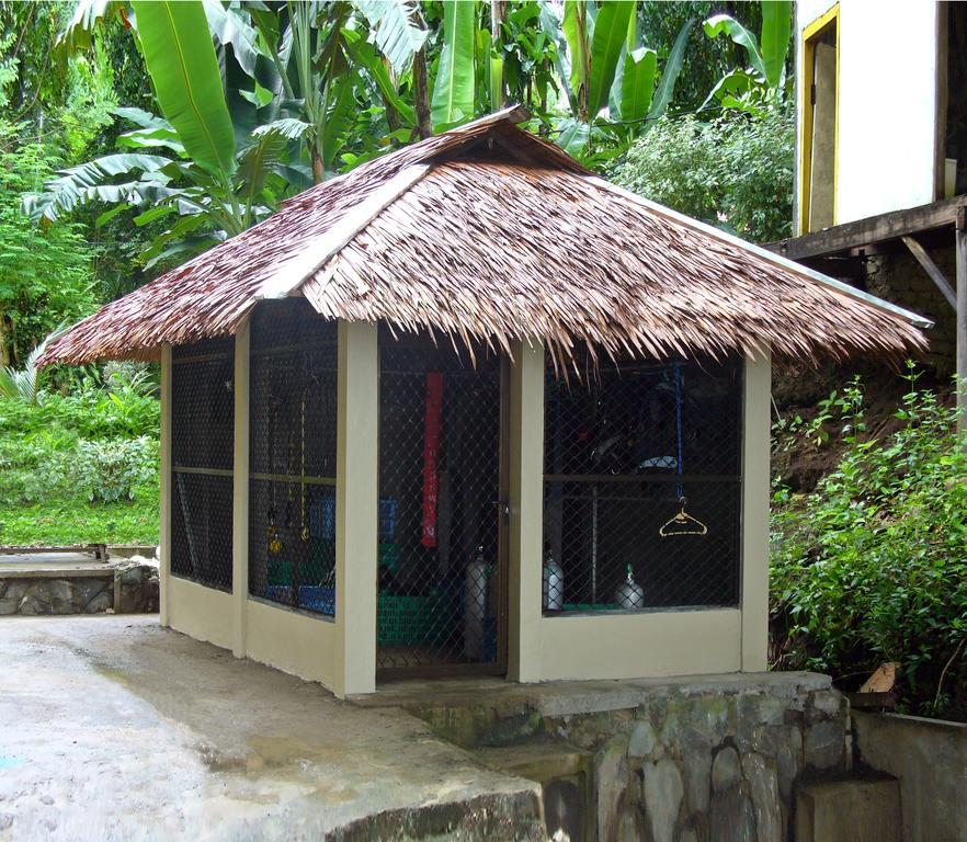 Bunaken Divers Sea Breeze Resort Dış mekan fotoğraf