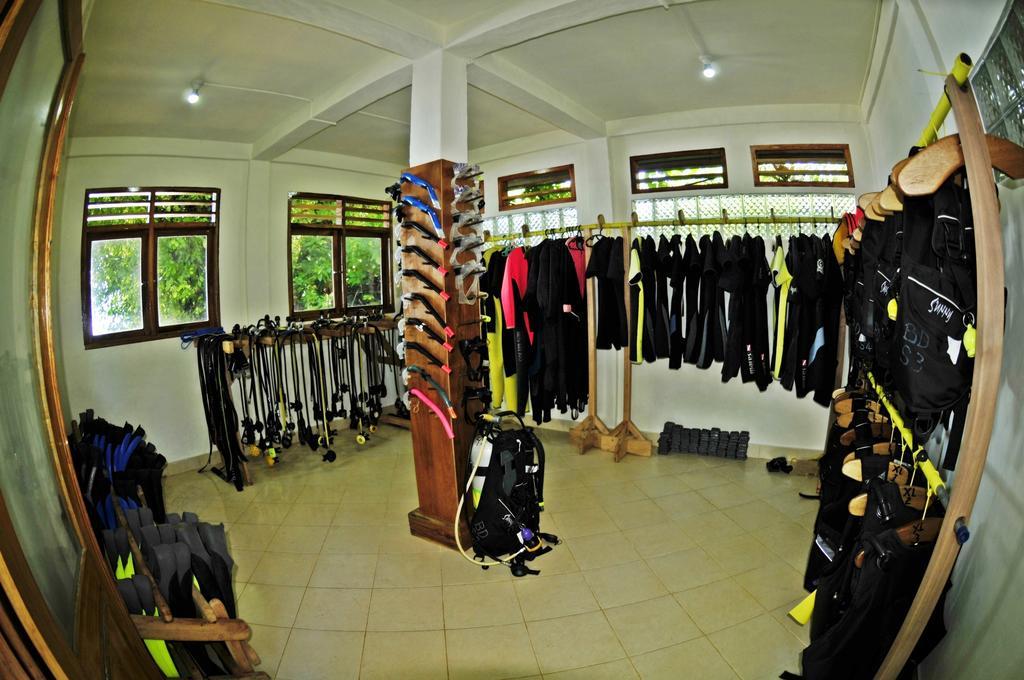 Bunaken Divers Sea Breeze Resort Dış mekan fotoğraf