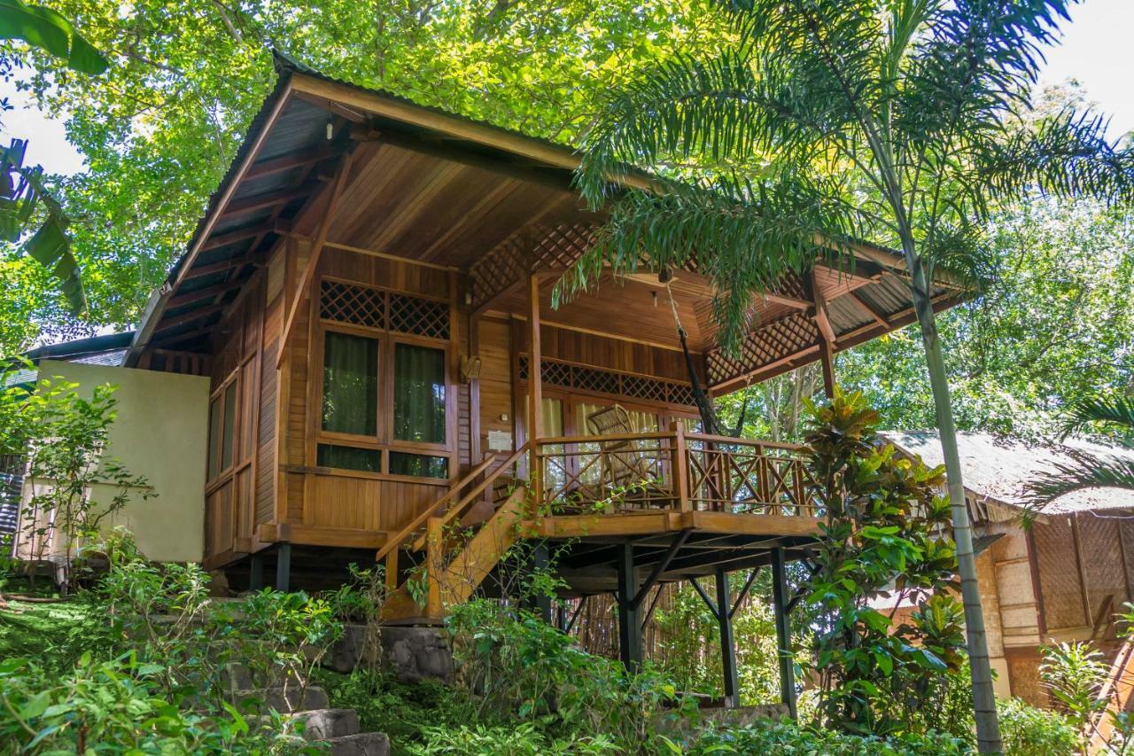 Bunaken Divers Sea Breeze Resort Dış mekan fotoğraf