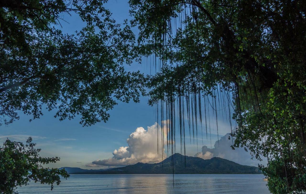Bunaken Divers Sea Breeze Resort Dış mekan fotoğraf